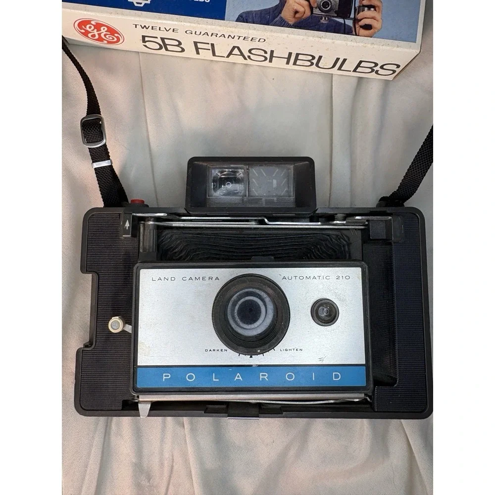 VTG Camera Lot- Polaroid Automatic 210 Land Instant Camera Black Silver w/ Strap
